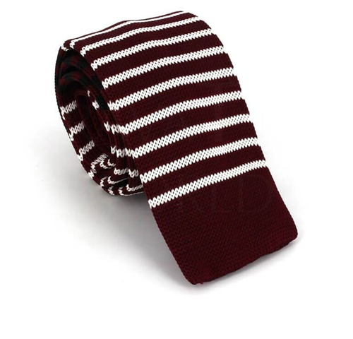 Cravate en tricot Bordeaux à fines rayures